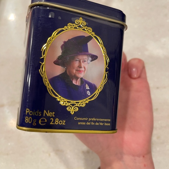 Queen Elizabeth II Of Great Britain Tin English Breakfast Tea 40 Teabags EXPIRED - Picture 7 of 10